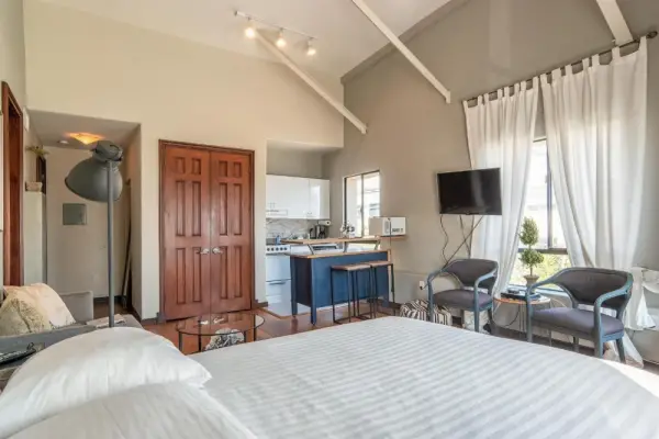 Ocean Luxury Lofts and Suites 5